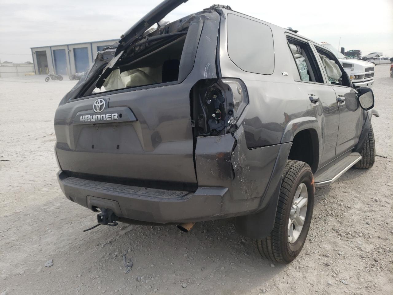 Photo 4 from auction – 2015 TOYOTA 4RUNNER SR with VIN JTEZU5JR8F5090902