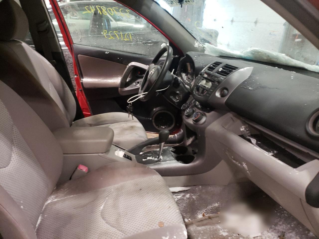 Photo 5 from auction – 2006 TOYOTA RAV4 with VIN JTMBD33V265022891