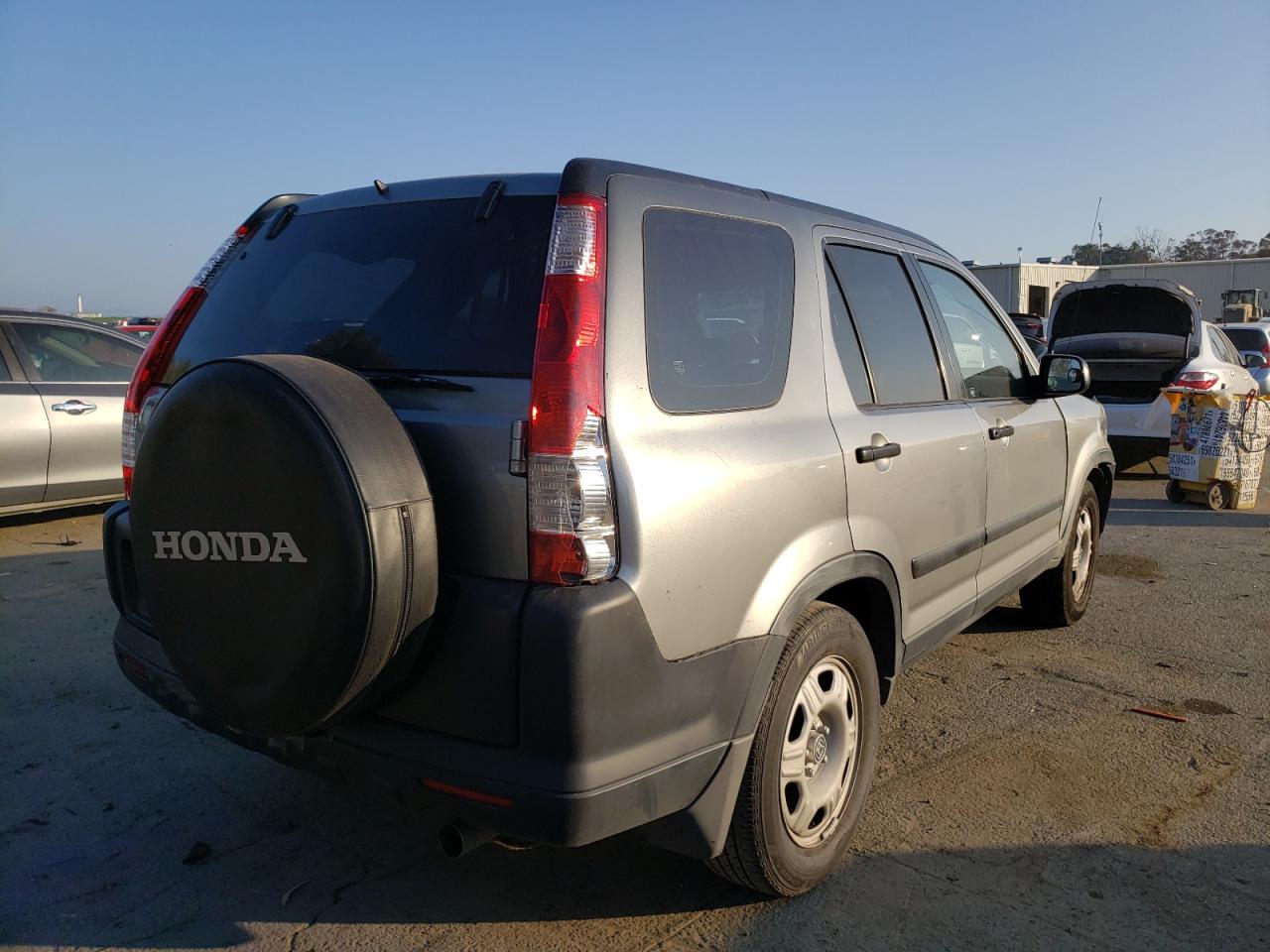Photo 4 from auction – 2005 HONDA CR-V LX with VIN JHLRD68555C019537
