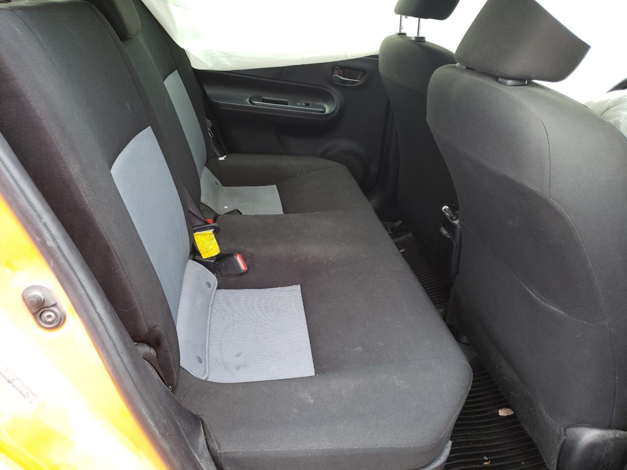 Photo 6 from auction – 2018 TOYOTA PRIUS C with VIN JTDKDTB3XJ1607945