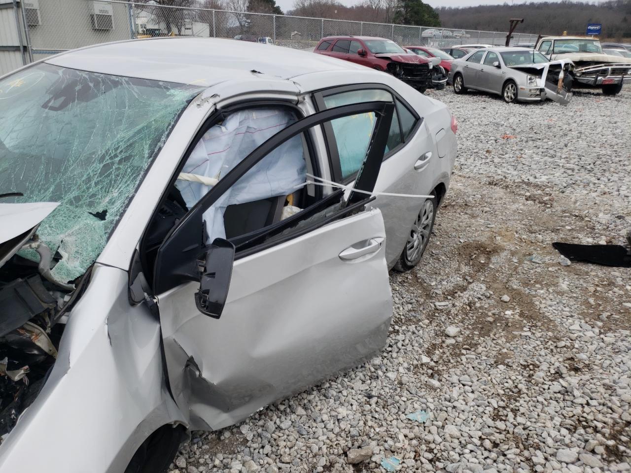 Photo 10 from auction – 2017 TOYOTA COROLLA L with VIN 5YFBURHE2HP665405