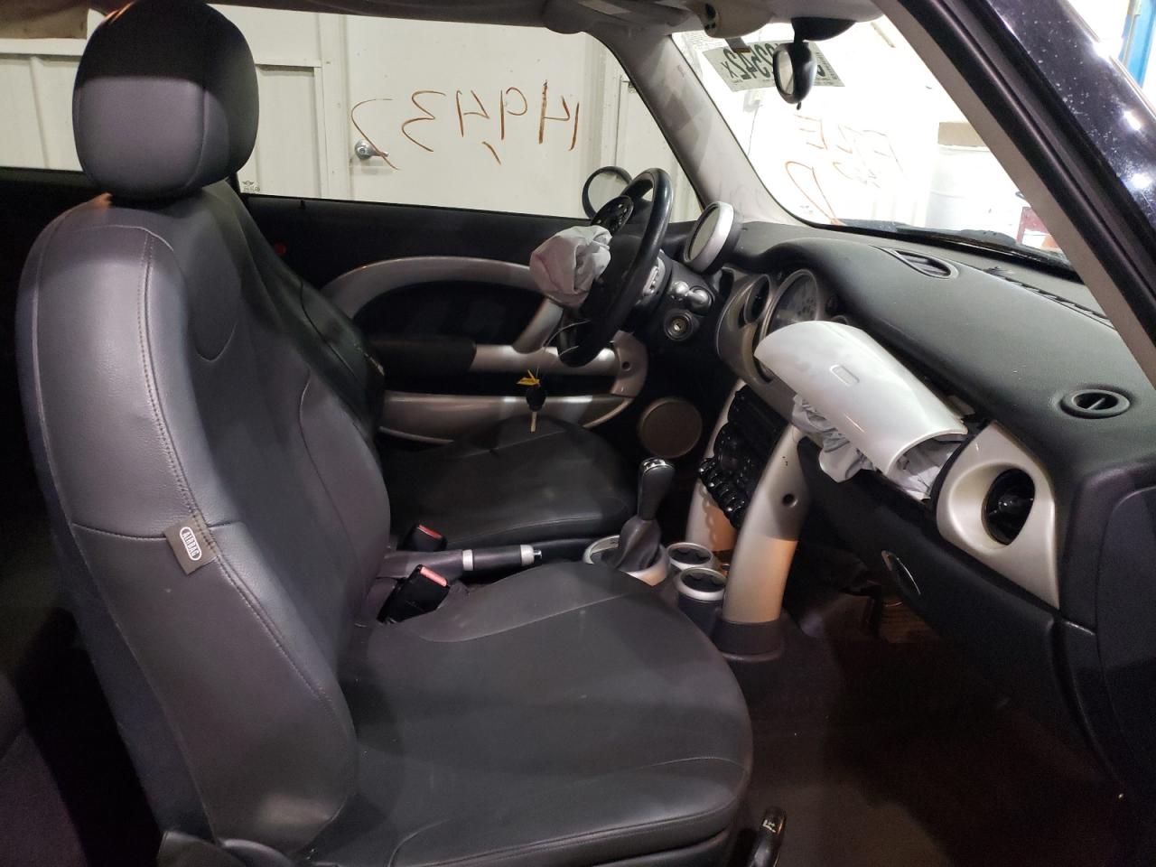 Photo 5 from auction – 2003 MINI COOPER with VIN WMWRC33423TE19534