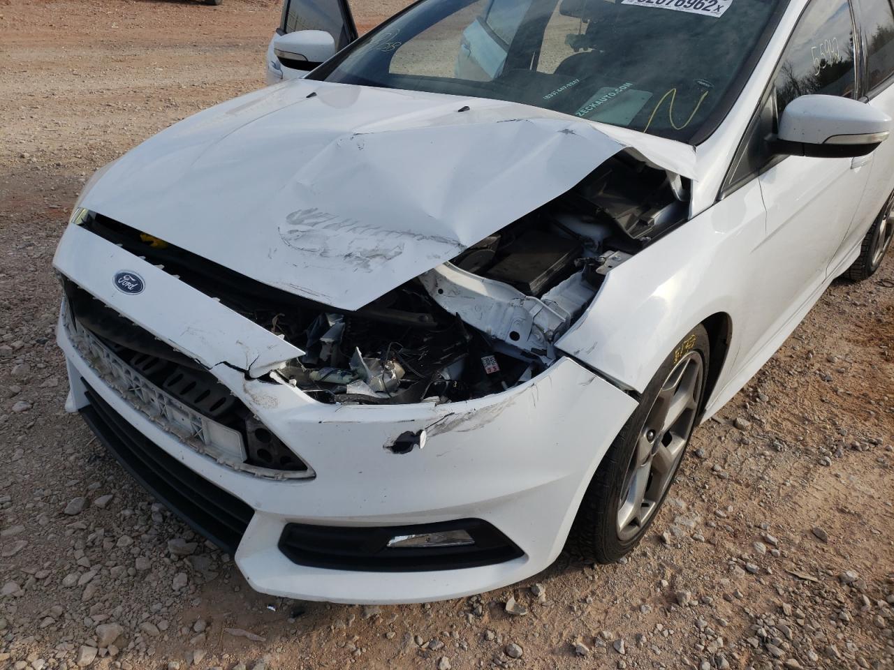 Photo 9 from auction – 2017 FORD FOCUS ST with VIN 1FADP3L95HL299364
