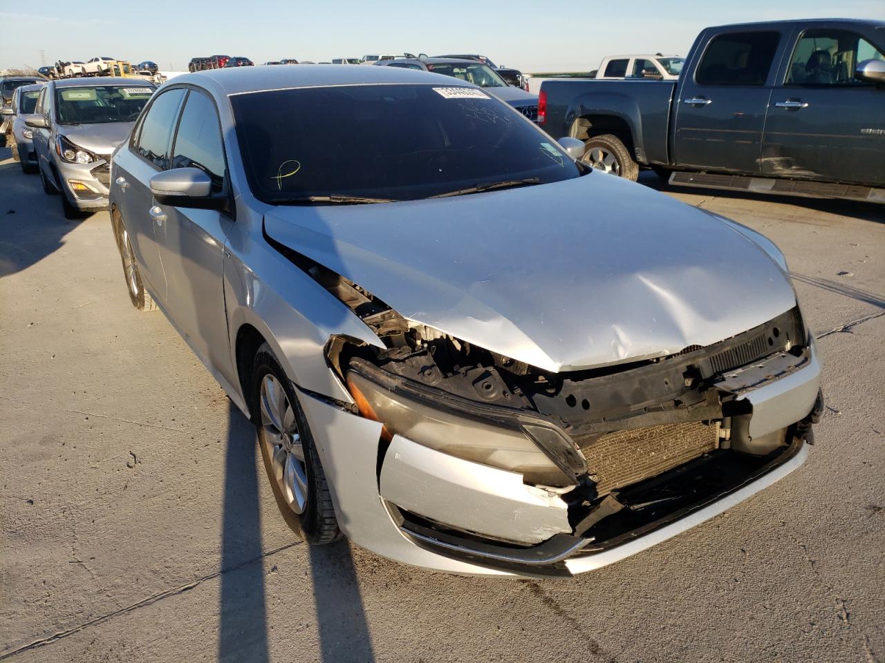 VOLKSWAGEN PASSAT S 2015 with VIN 1VWAT7A30FC043366 - Photo from auction