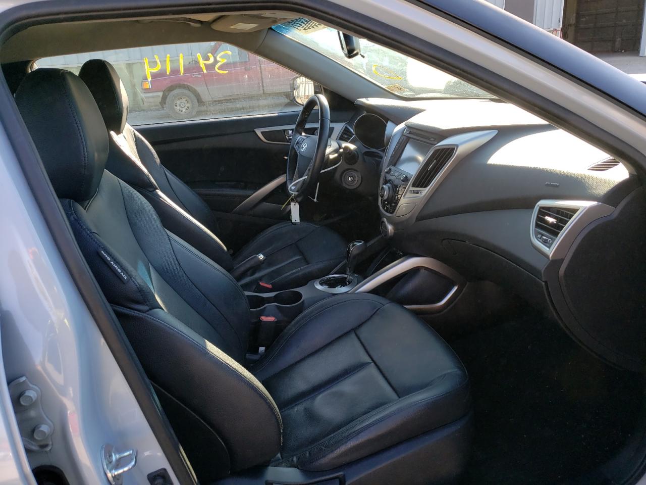 Photo 5 from auction – 2015 HYUNDAI VELOSTER with VIN KMHTC6AD6FU222712