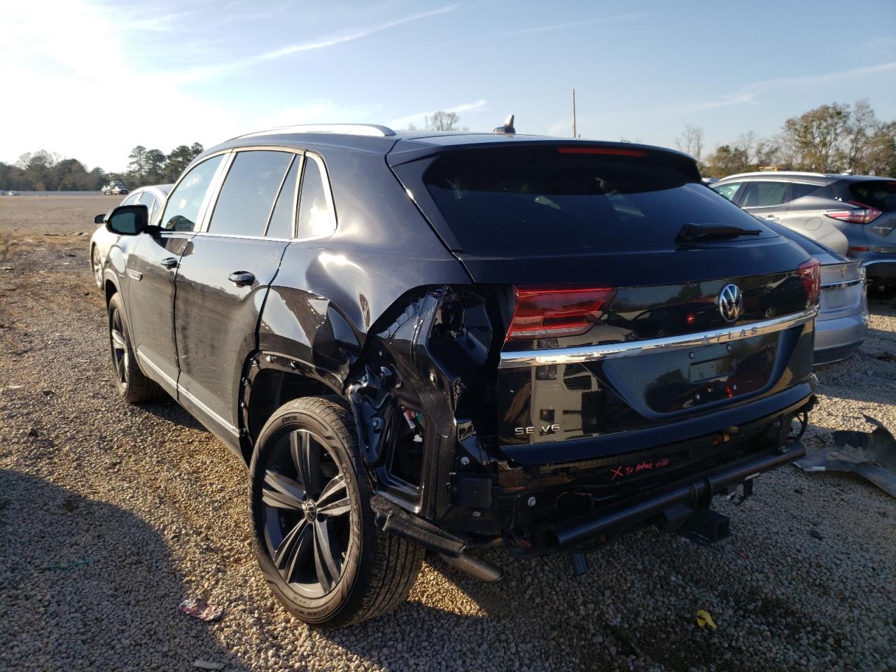 Photo 3 from auction – 2021 VOLKSWAGEN ATLAS CROS with VIN 1V2PE2CA0MC213128