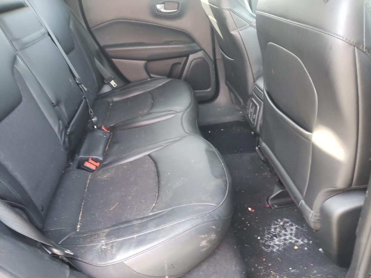 Foto 6 de la subasta – 2019 JEEP COMPASS LA con VIN 3C4NJDBB6KT697088