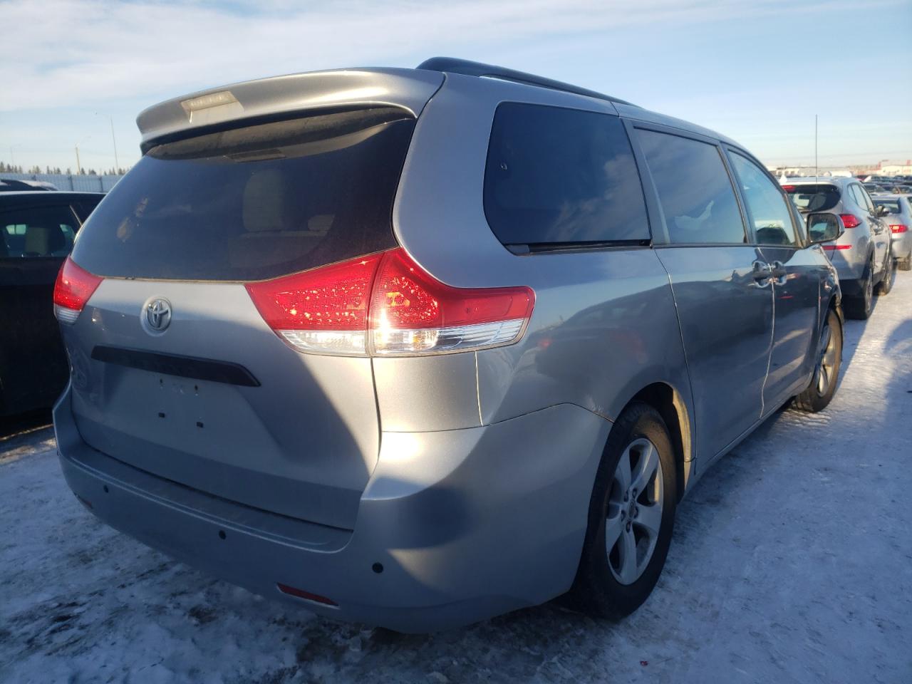 Photo 4 from auction – 2013 TOYOTA SIENNA with VIN 5TDZK3DC9DS282049