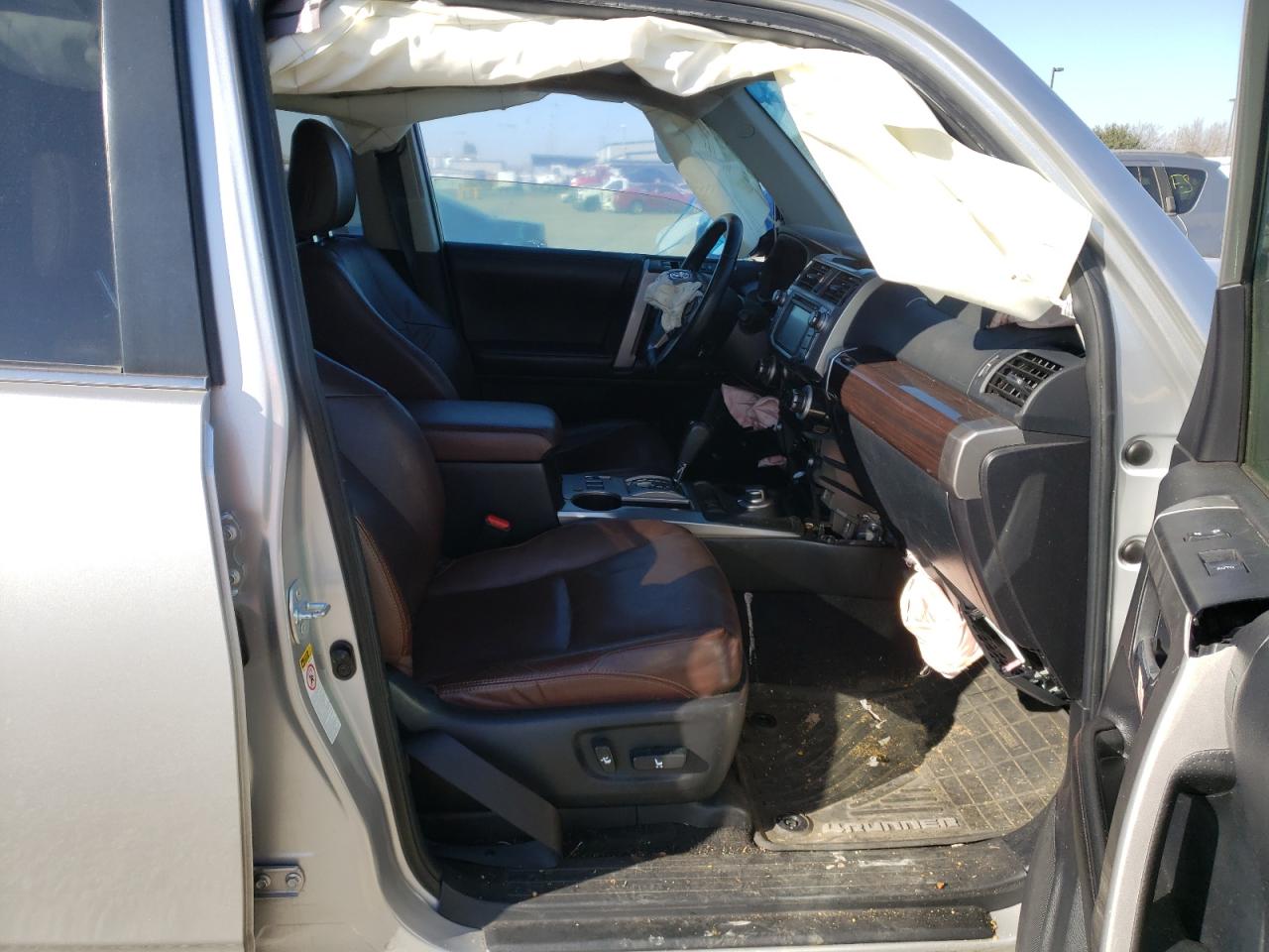 Photo 5 from auction – 2014 TOYOTA 4RUNNER SR with VIN JTEBU5JR9E5190412