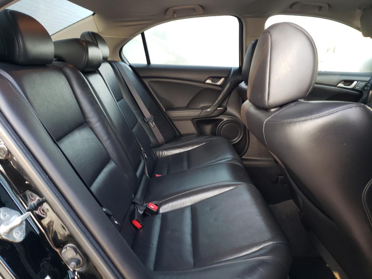 Photo 6 from auction – 2010 ACURA TSX with VIN JH4CU2F69AC041881