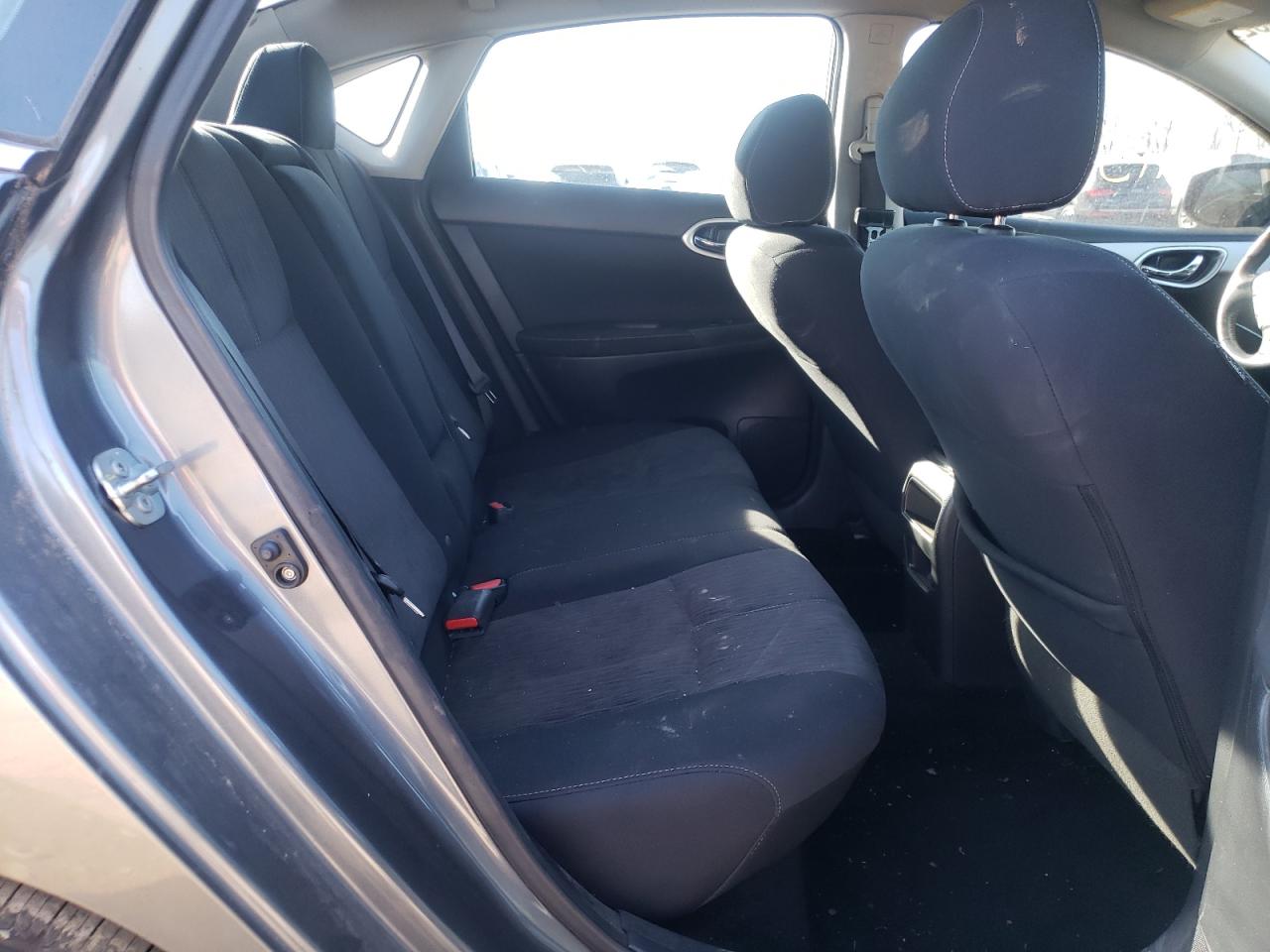 Photo 6 from auction – 2015 NISSAN SENTRA S with VIN 3N1AB7AP0FL664204