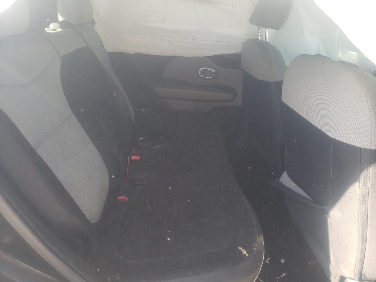 Photo 6 from auction – 2014 KIA SOUL with VIN KNDJN2A29E7717190