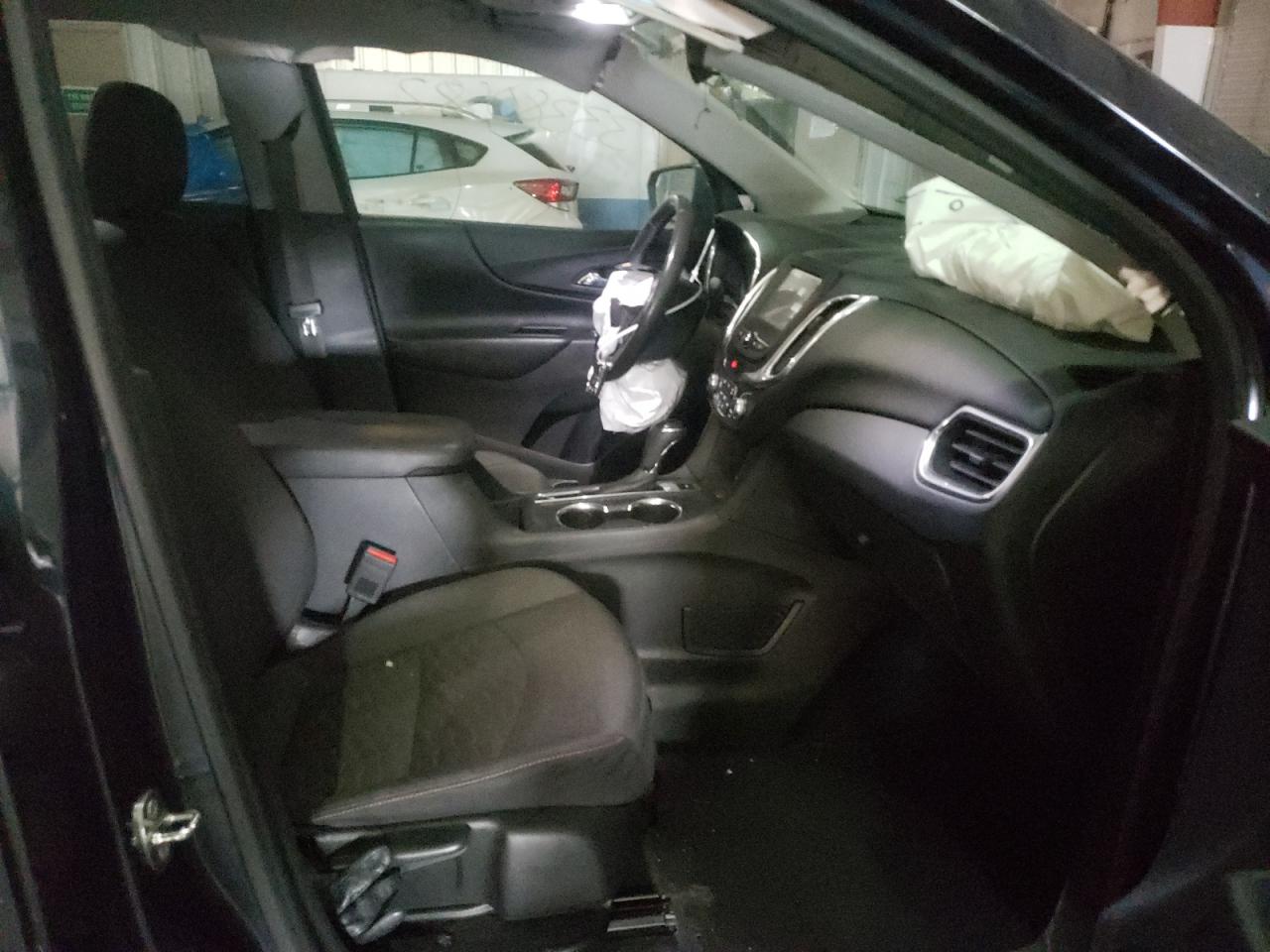 Photo 5 from auction – 2018 CHEVROLET EQUINOX LT with VIN 3GNAXSEV9JS571617