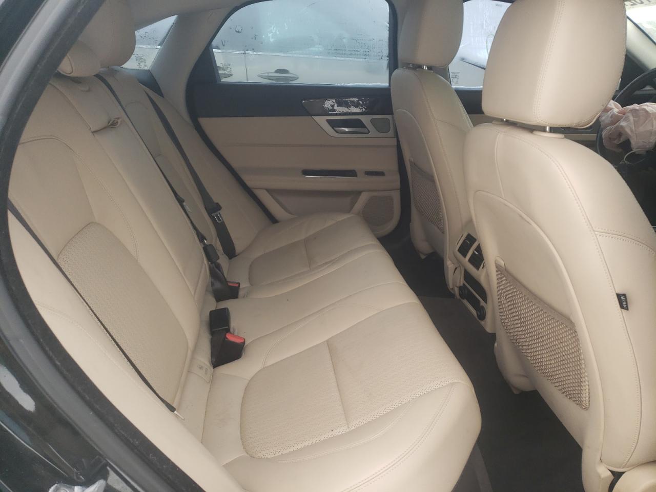 Photo 6 from auction – 2016 JAGUAR XF PRESTIG with VIN SAJBK4BV1GCY24313
