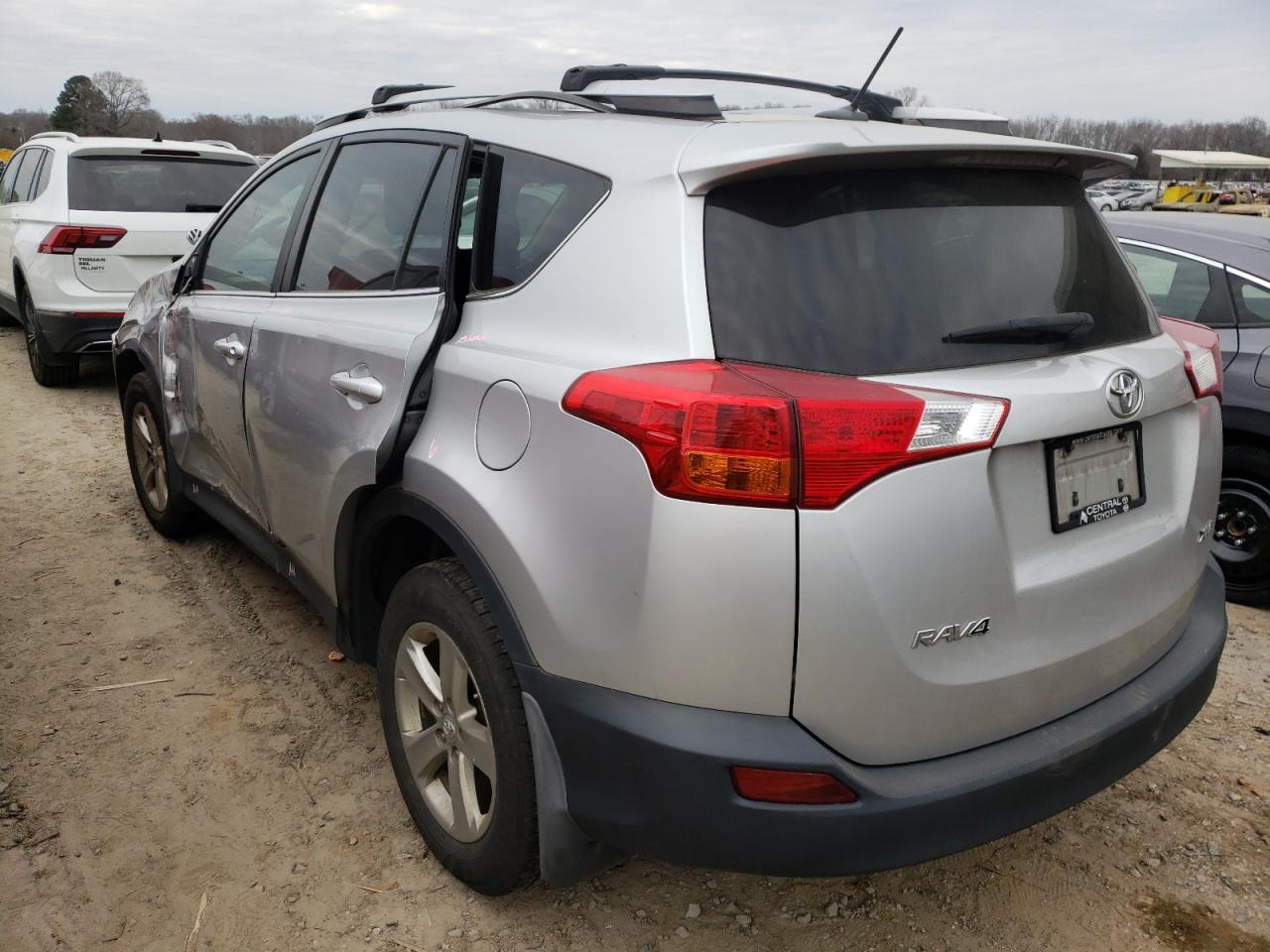 Photo 3 from auction – 2013 TOYOTA RAV4 XLE with VIN 2T3WFREV8DW072731