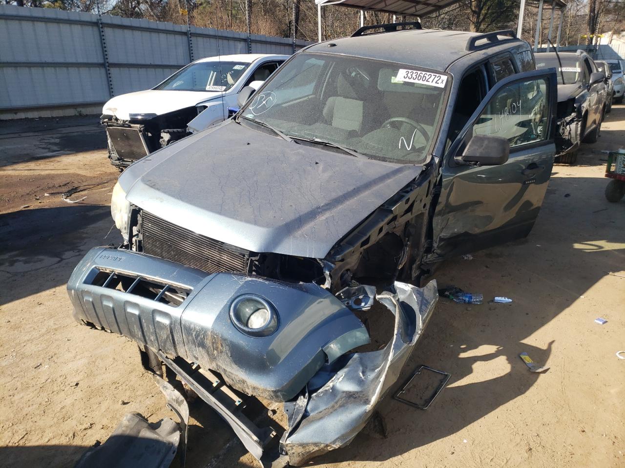 Photo 2 from auction – 2011 FORD ESCAPE XLT with VIN 1FMCU0DG0BKA15058