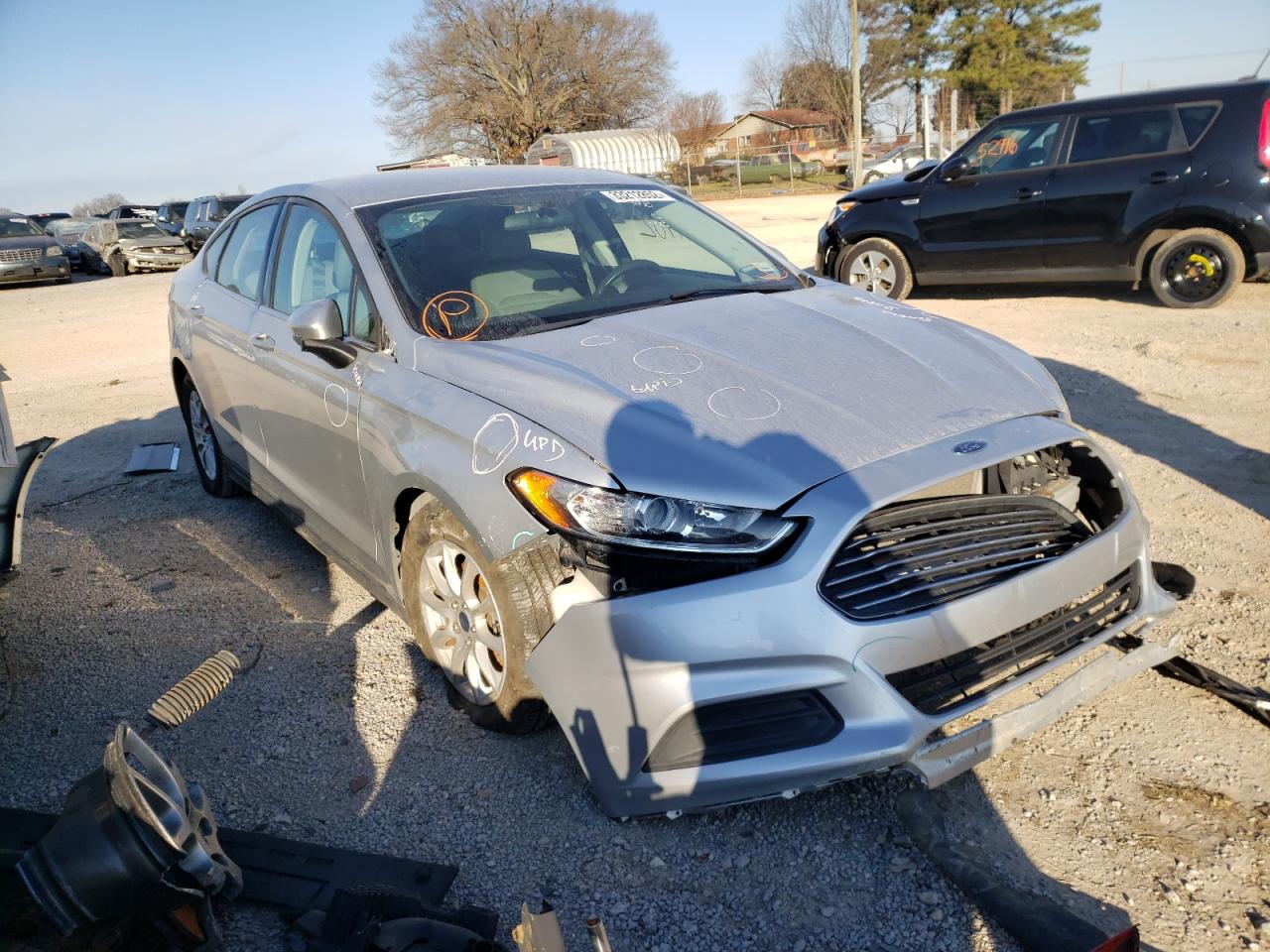 FORD FUSION S 2015 with VIN 1FA6P0G72F5120165 - Photo from auction