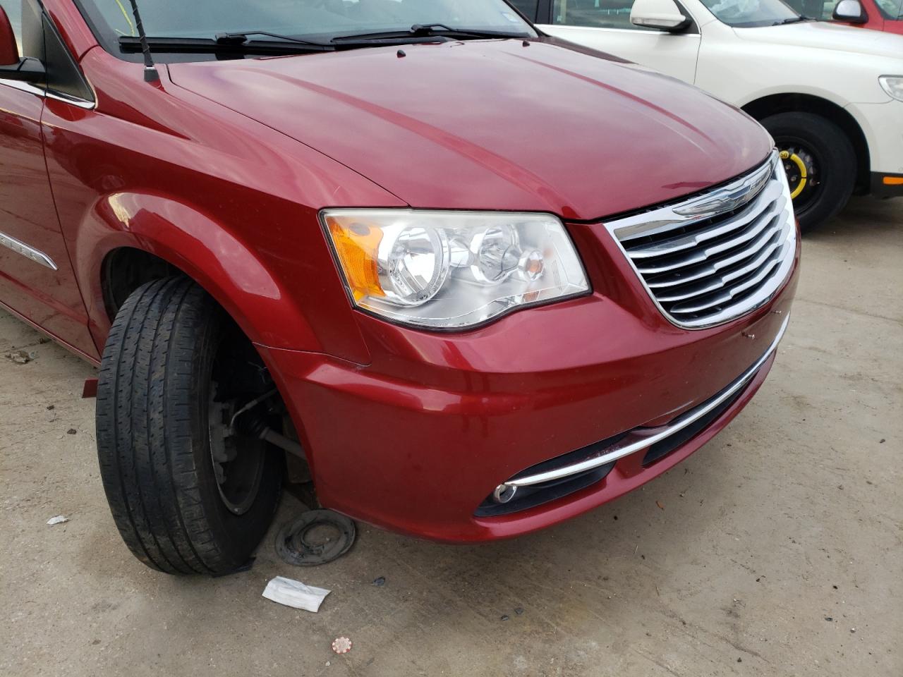 Photo 9 from auction – 2014 CHRYSLER TOWN & COU with VIN 2C4RC1BG0ER325159
