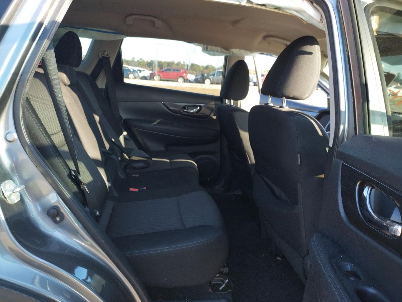 Photo 6 from auction – 2017 NISSAN ROGUE S with VIN KNMAT2MTXHP502691
