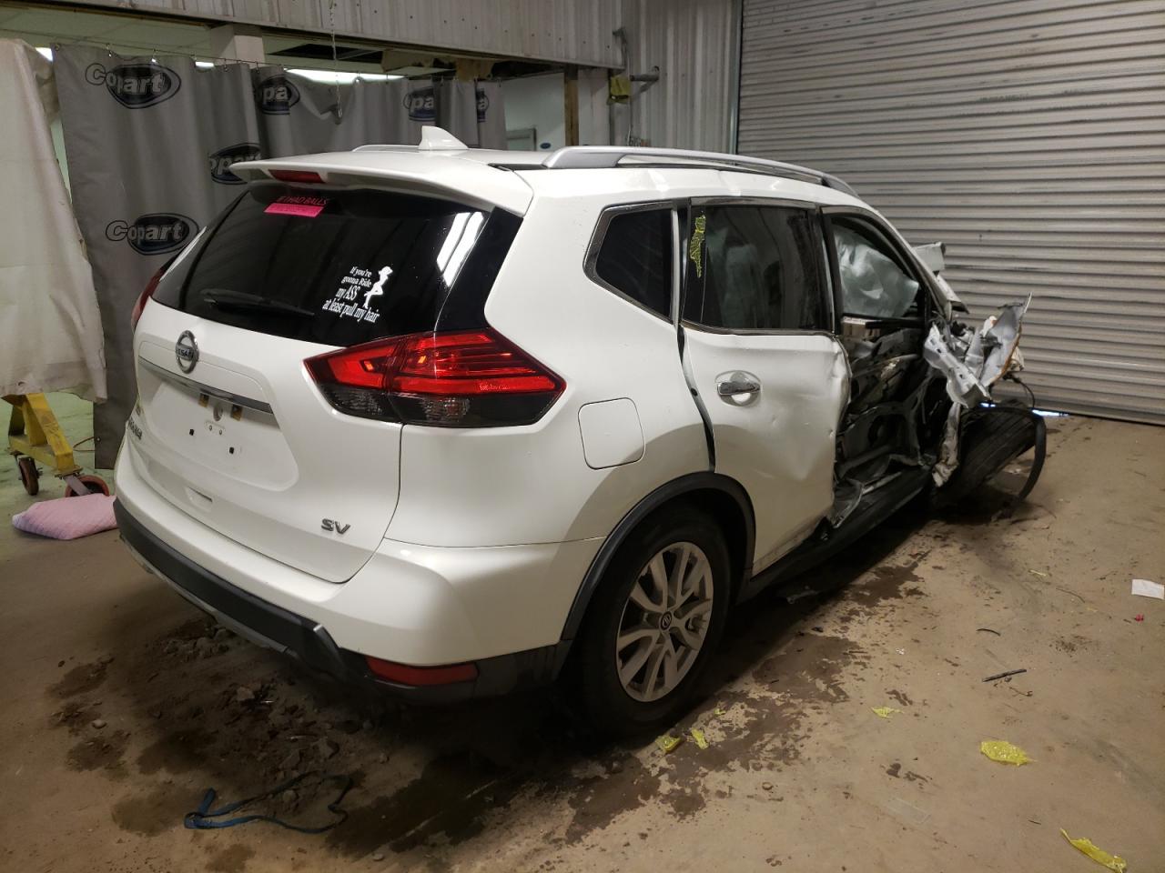 Photo 4 from auction – 2017 NISSAN ROGUE S with VIN KNMAT2MT0HP501713