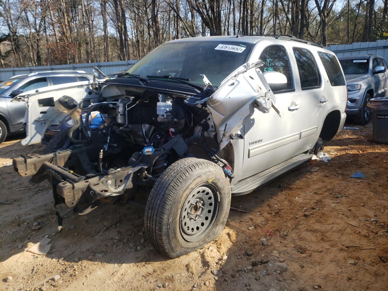 Photo 2 from auction – 2011 CHEVROLET TAHOE C150 with VIN 1GNSCBE05BR325446