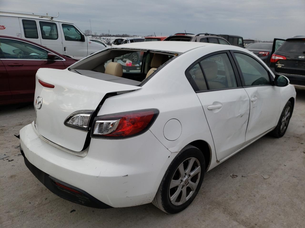 Photo 4 from auction – 2011 MAZDA 3 I with VIN JM1BL1VF3B1373629