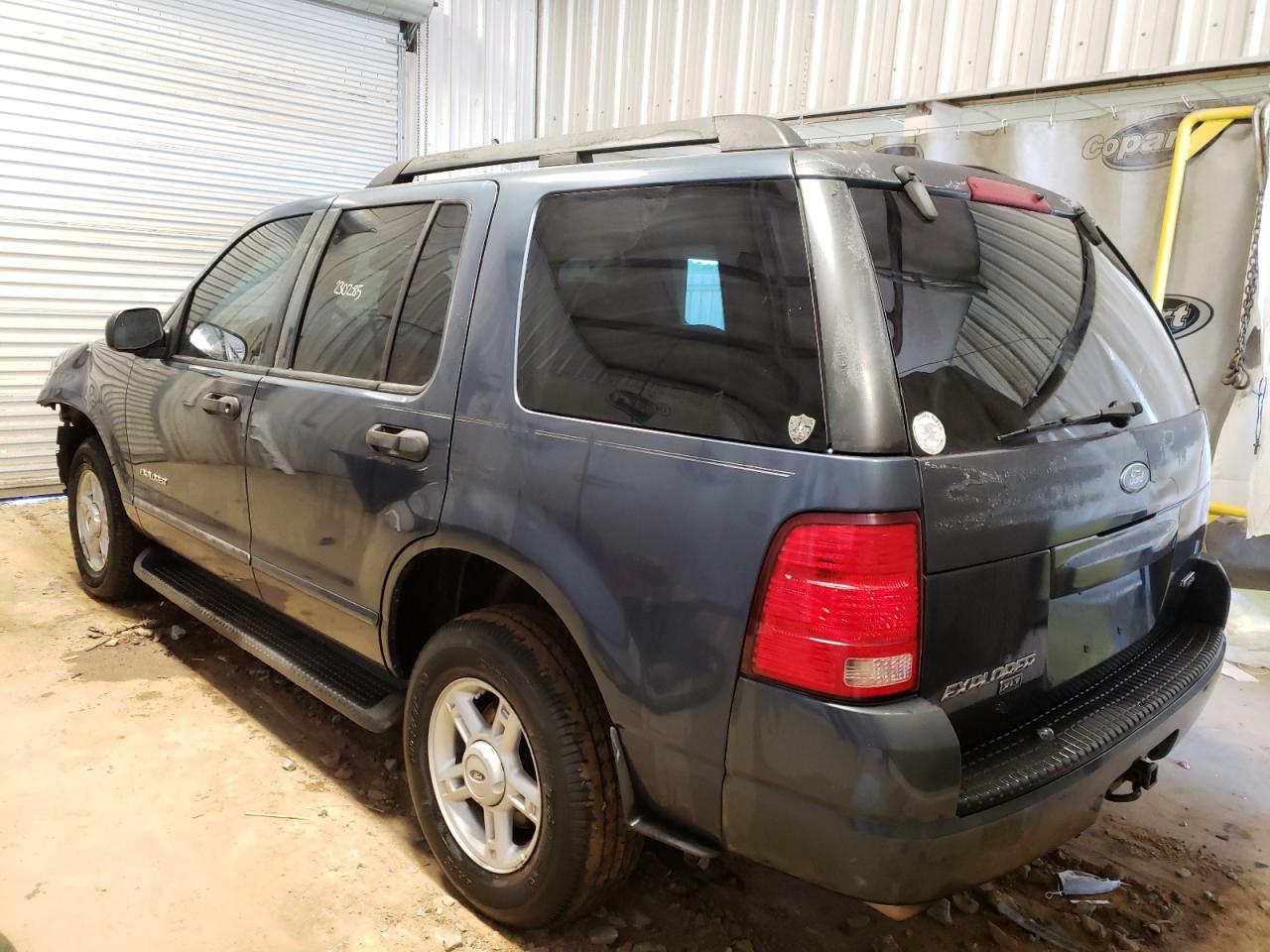 Photo 3 from auction – 2005 FORD EXPLORER X with VIN 1FMZU63K45ZA42407