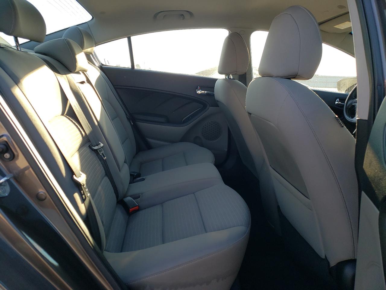 Photo 6 from auction – 2014 KIA FORTE LX with VIN KNAFX4A65E5223366