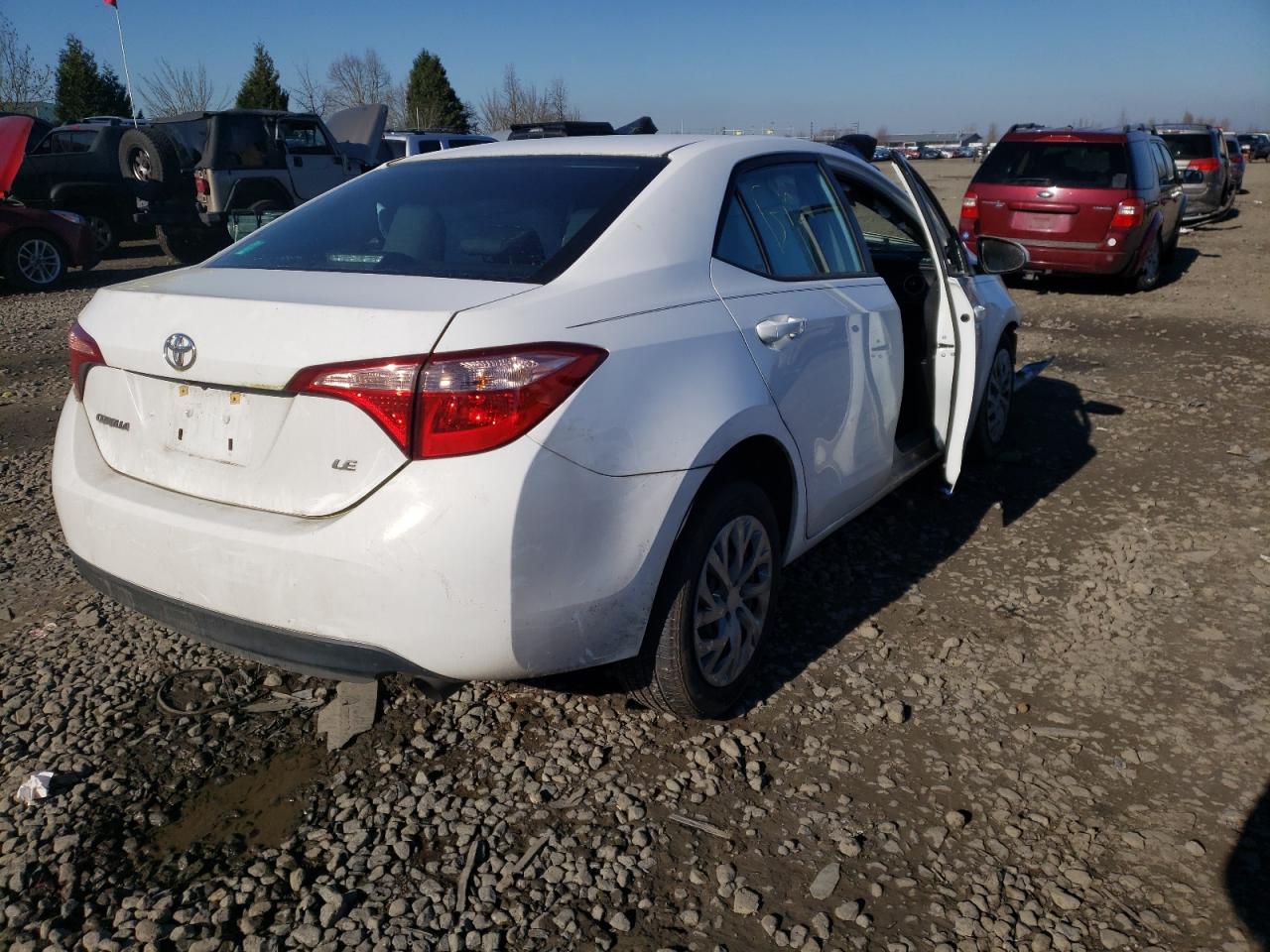 Photo 4 from auction – 2017 TOYOTA COROLLA with VIN 2T1BURHE1HC838900