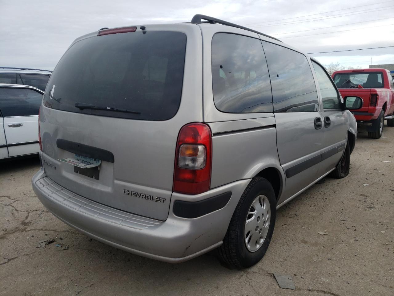 Photo 4 from auction – 2000 CHEVROLET VENTURE with VIN 1GNDU03E9YD367441