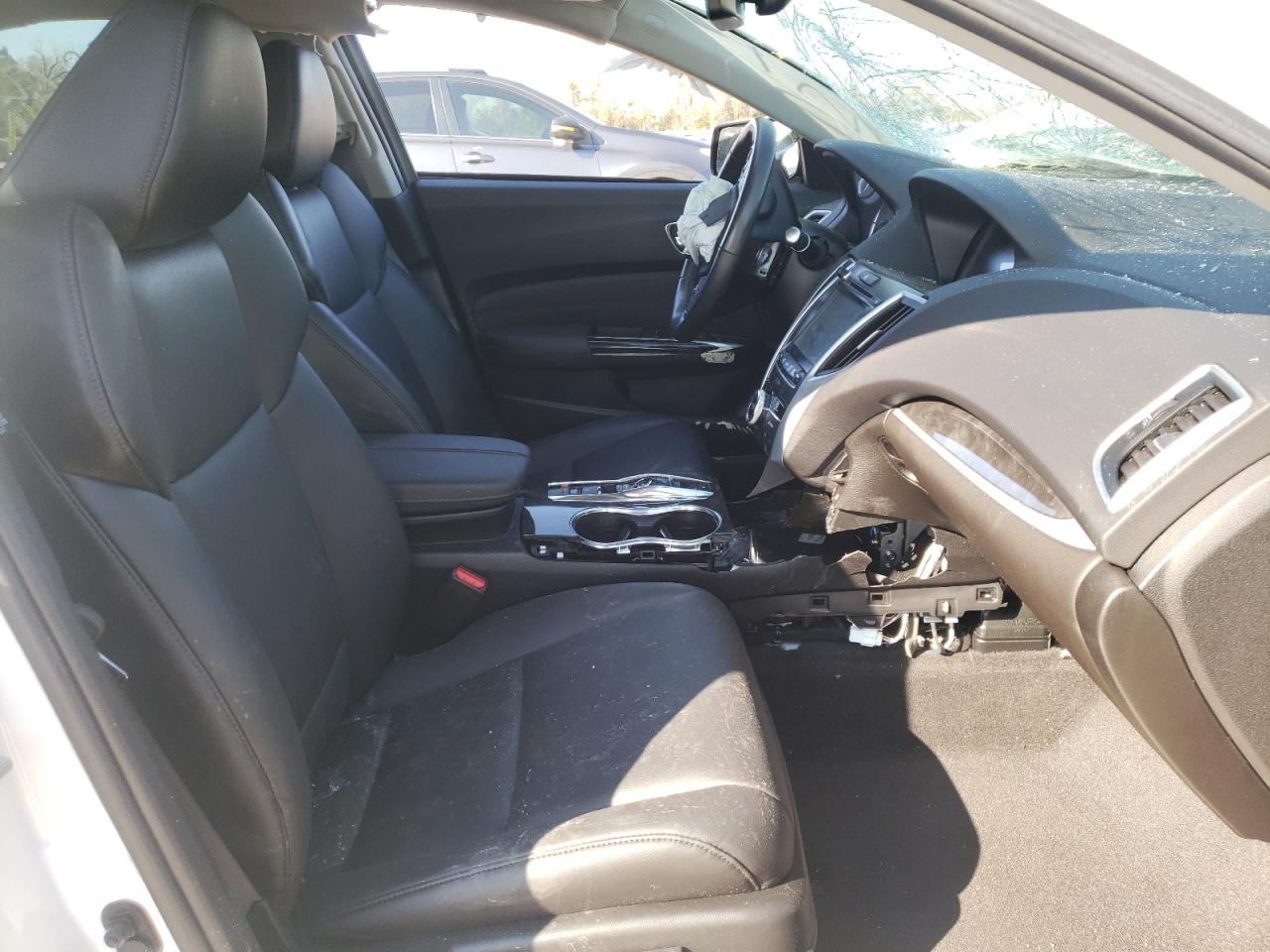 Photo 5 from auction – 2019 ACURA TLX with VIN 19UUB2F30KA006632
