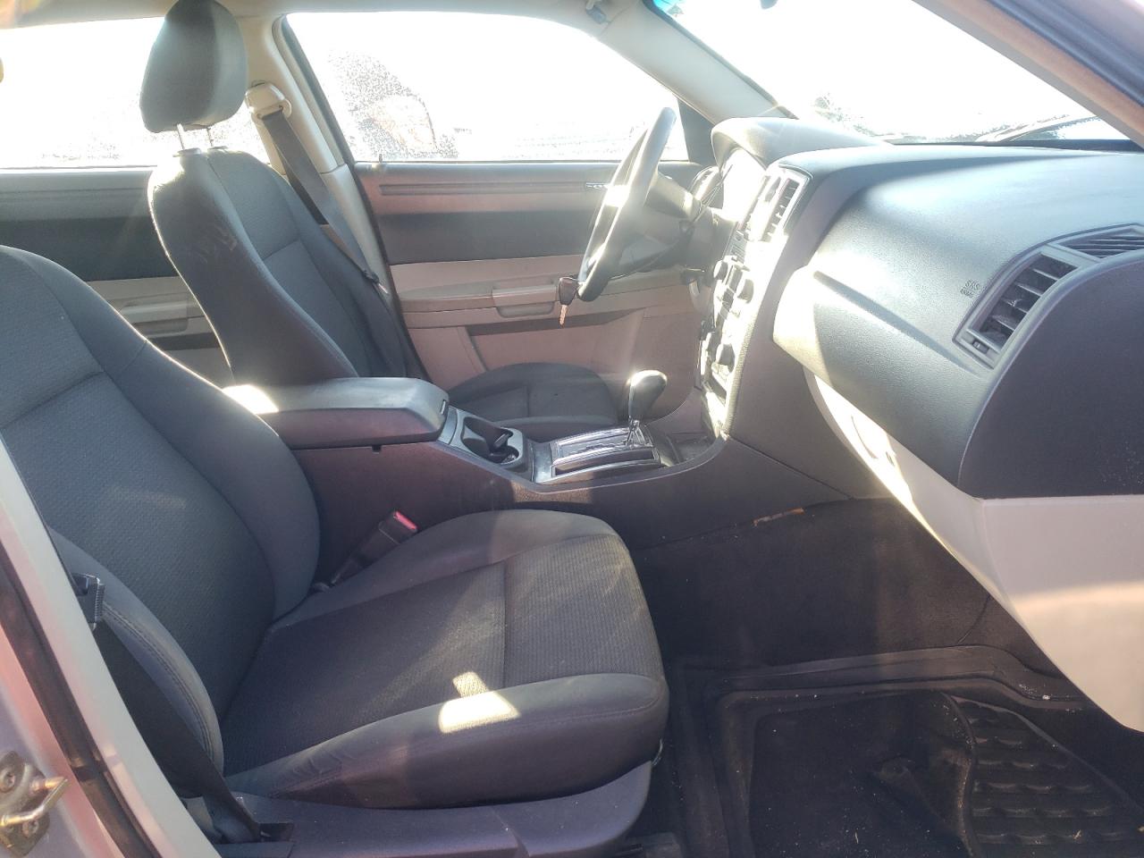 Photo 5 from auction – 2006 CHRYSLER 300 with VIN 2C3LA43R96H514370