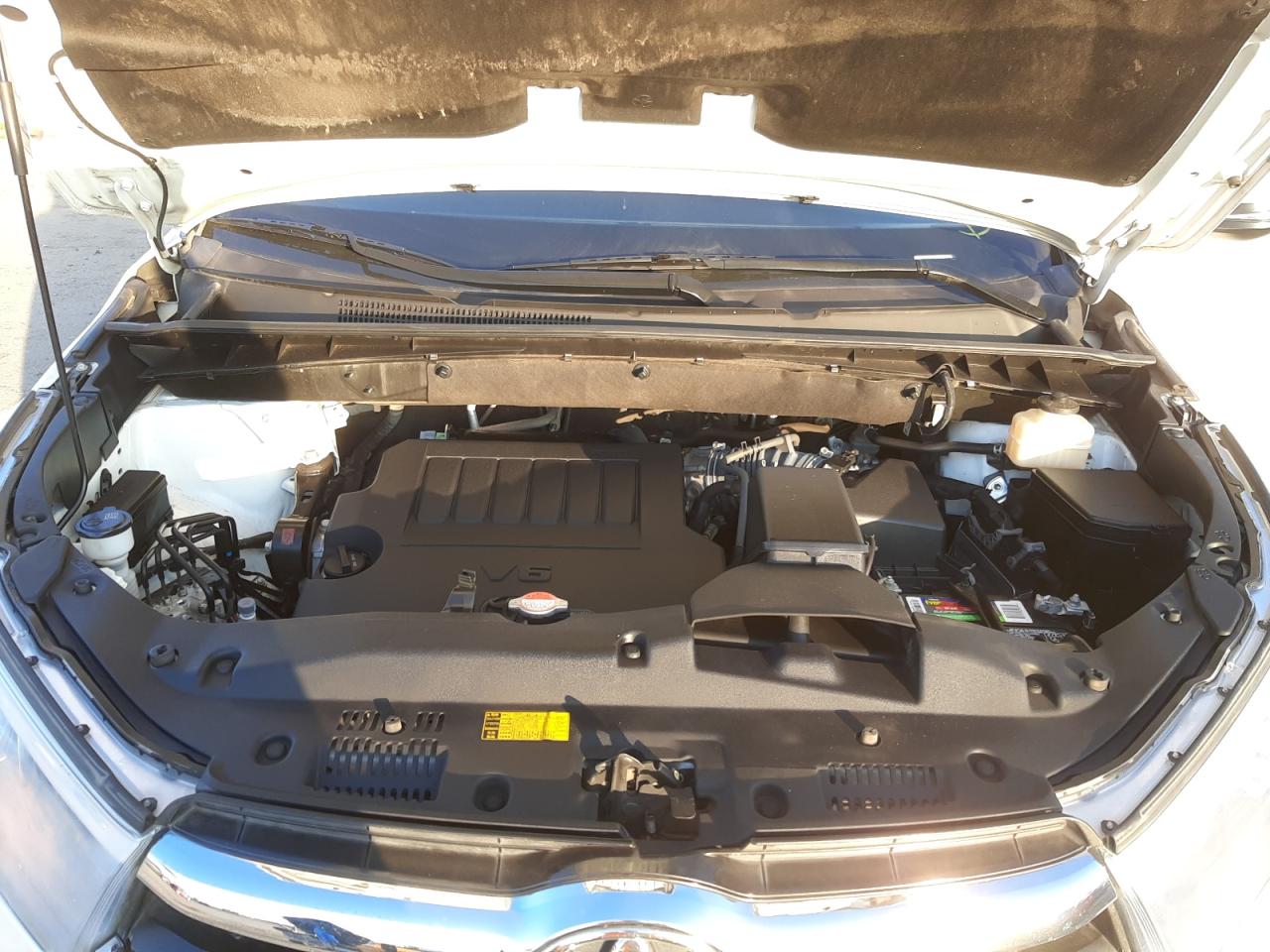 Photo 7 from auction – 2016 TOYOTA HIGHLANDER with VIN 5TDKKRFH8GS178136