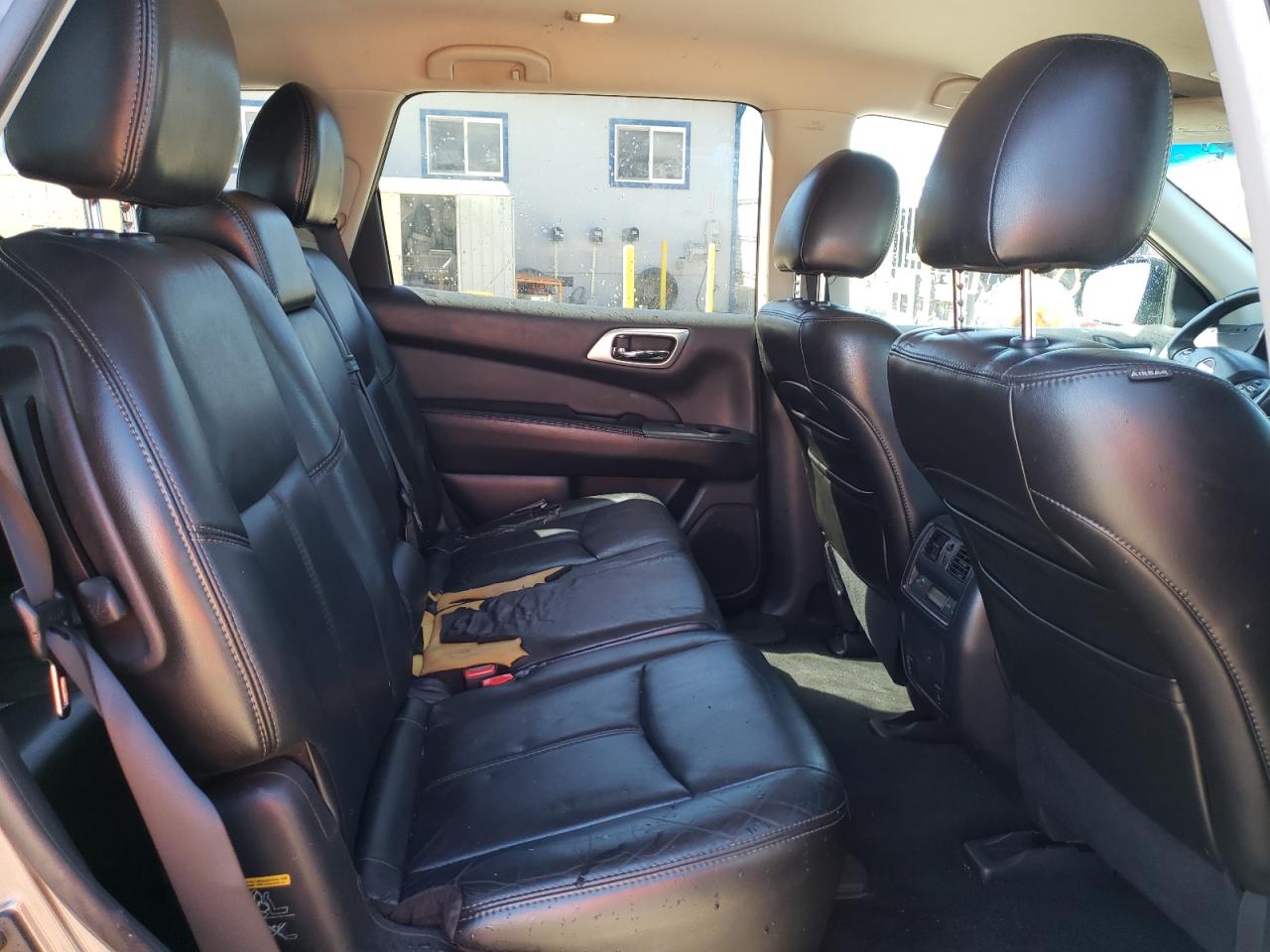 Photo 6 from auction – 2013 NISSAN PATHFINDER with VIN 5N1AR2MN0DC665055