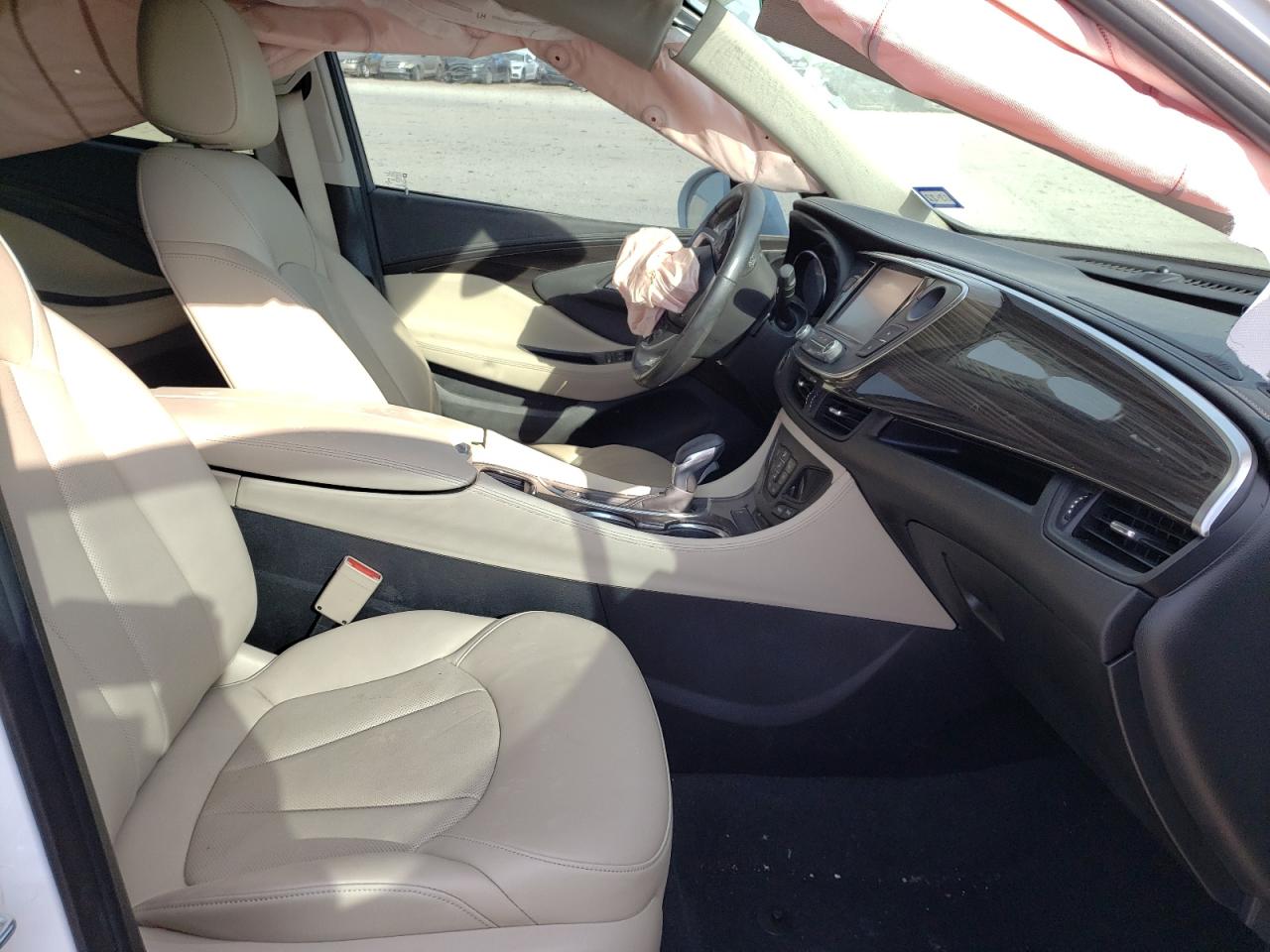 Photo 5 from auction – 2020 BUICK ENVISION E with VIN LRBFXCSA7LD071012