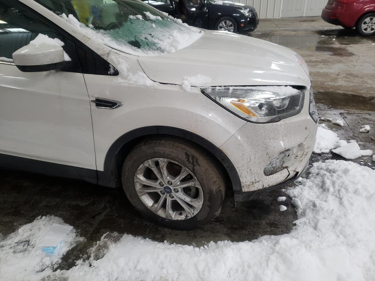 Photo 9 from auction – 2017 FORD ESCAPE SE with VIN 1FMCU0GD3HUC21019