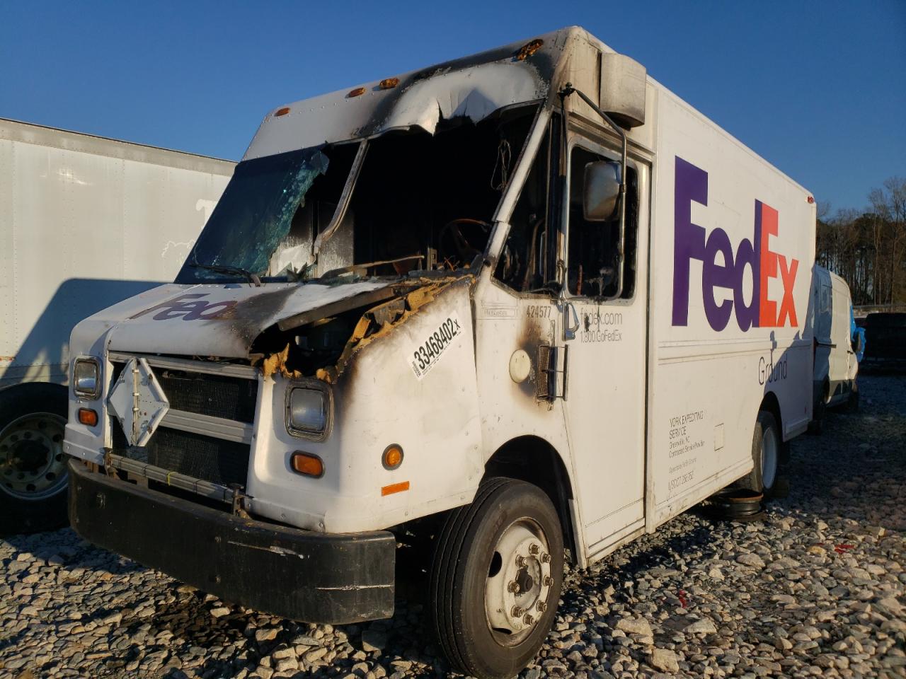 Photo 2 from auction – 2001 FREIGHTLINER CHASSIS M with VIN 4UZAANBW81CH52883