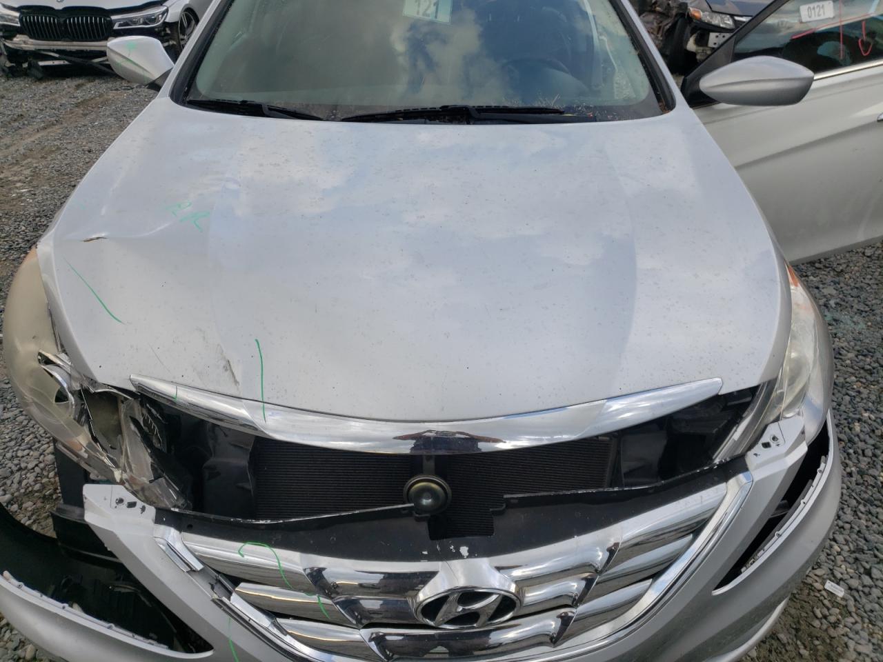 Photo 7 from auction – 2011 HYUNDAI SONATA SE with VIN 5NPEC4AC5BH124655