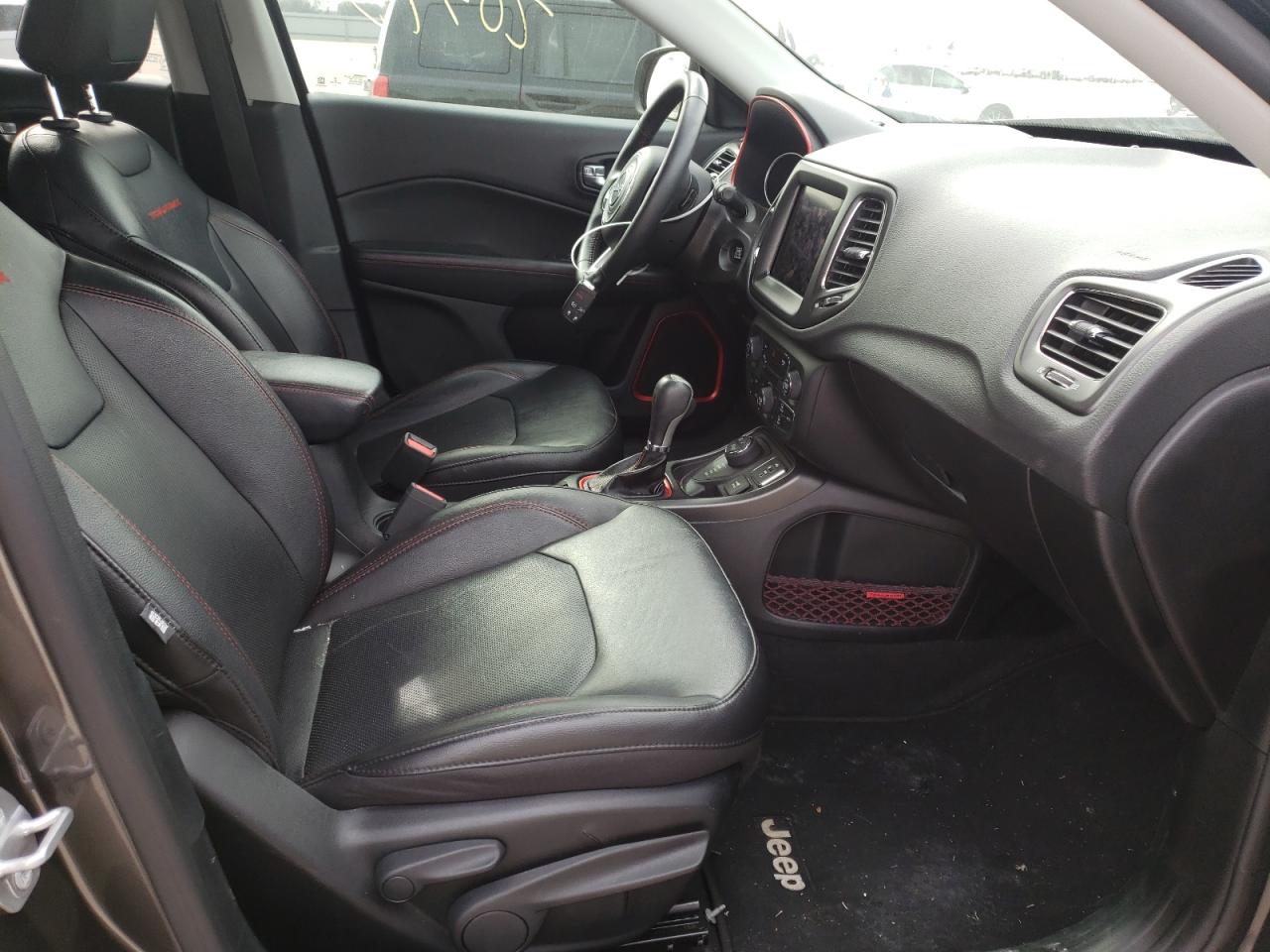 Photo 5 from auction – 2018 JEEP COMPASS TR with VIN 3C4NJDDB3JT282581