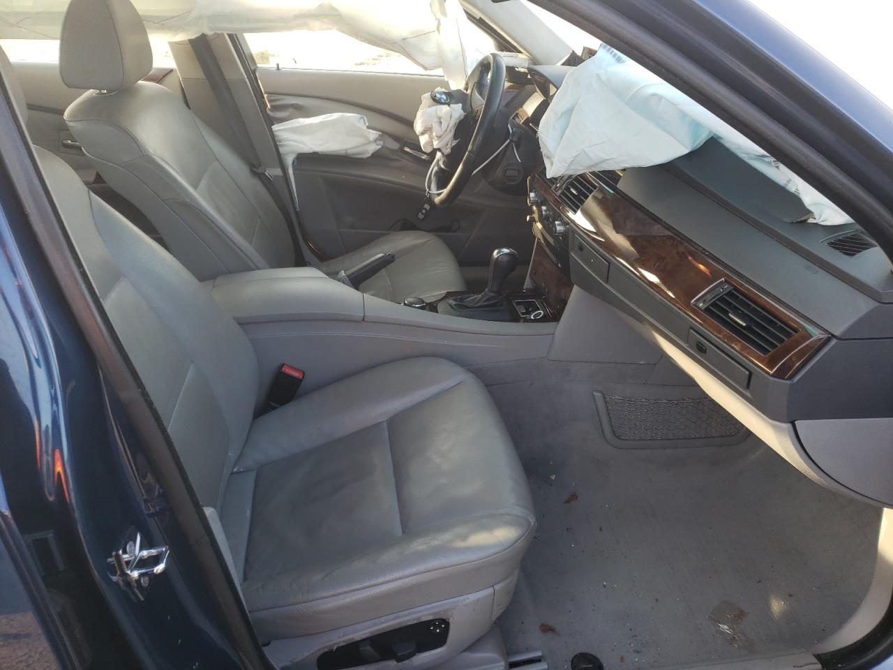 Photo 5 from auction – 2007 BMW 525 I with VIN WBANE53597CY05786