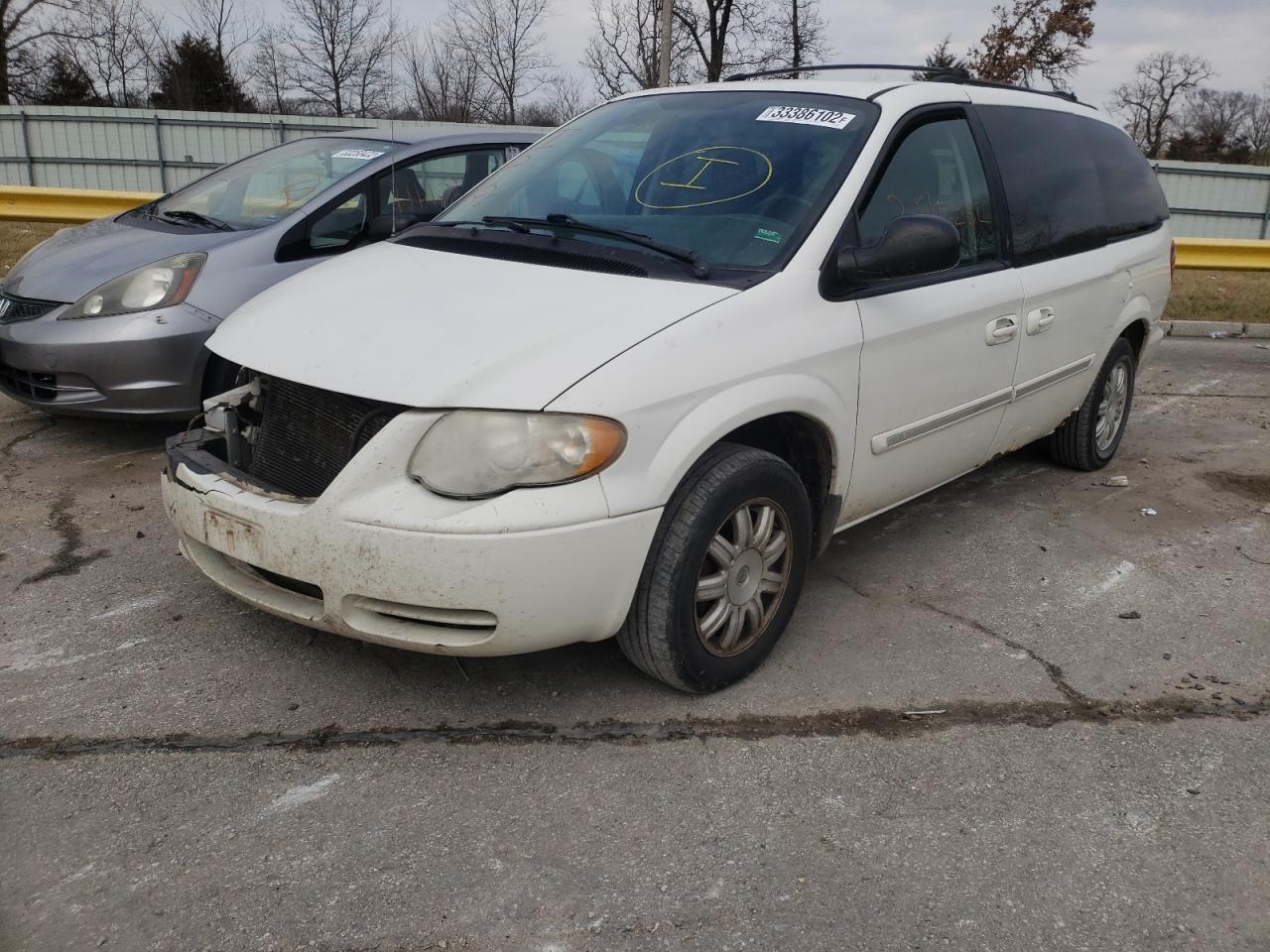Photo 2 from auction – 2006 CHRYSLER TOWN & COU with VIN 2A8GP54L06R834093