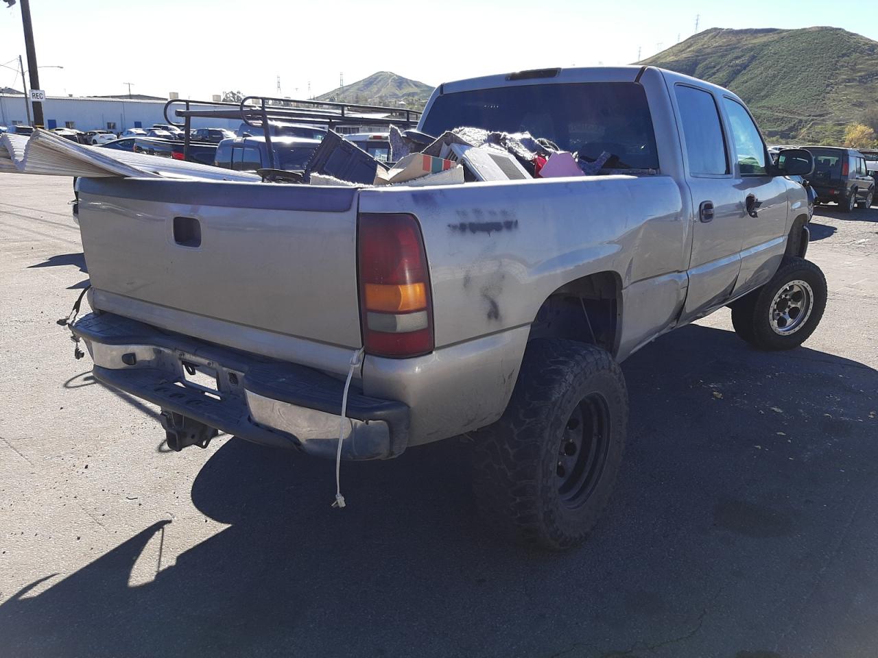 Photo 4 from auction – 2002 GMC SIERRA C15 with VIN 1GTGC13U22F238460