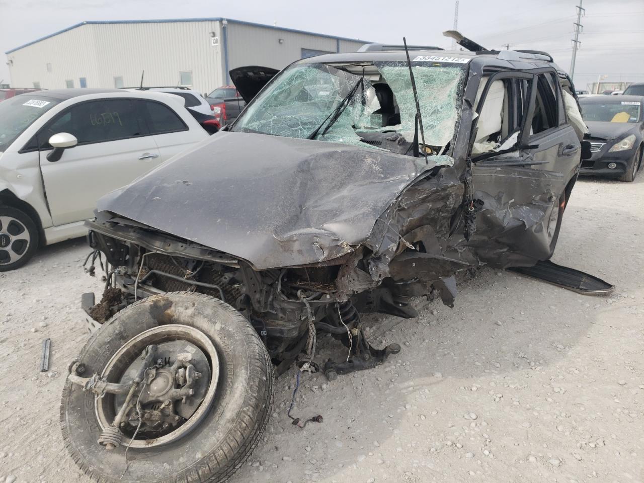 Photo 2 from auction – 2015 TOYOTA 4RUNNER SR with VIN JTEZU5JR8F5090902
