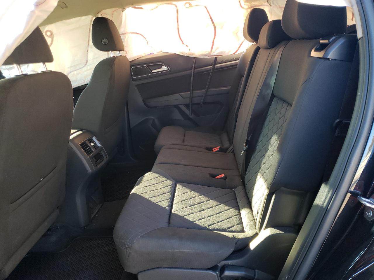 Photo 6 from auction – 2018 VOLKSWAGEN ATLAS with VIN 1V2HR2CA1JC501048