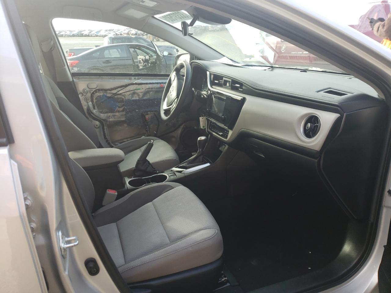 Photo 5 from auction – 2018 TOYOTA COROLLA L with VIN 5YFBURHE1JP847232