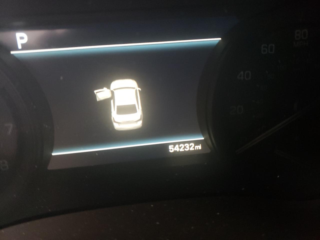 Photo 8 from auction – 2018 GENESIS G80 BASE with VIN KMHGN4JE0JU256372