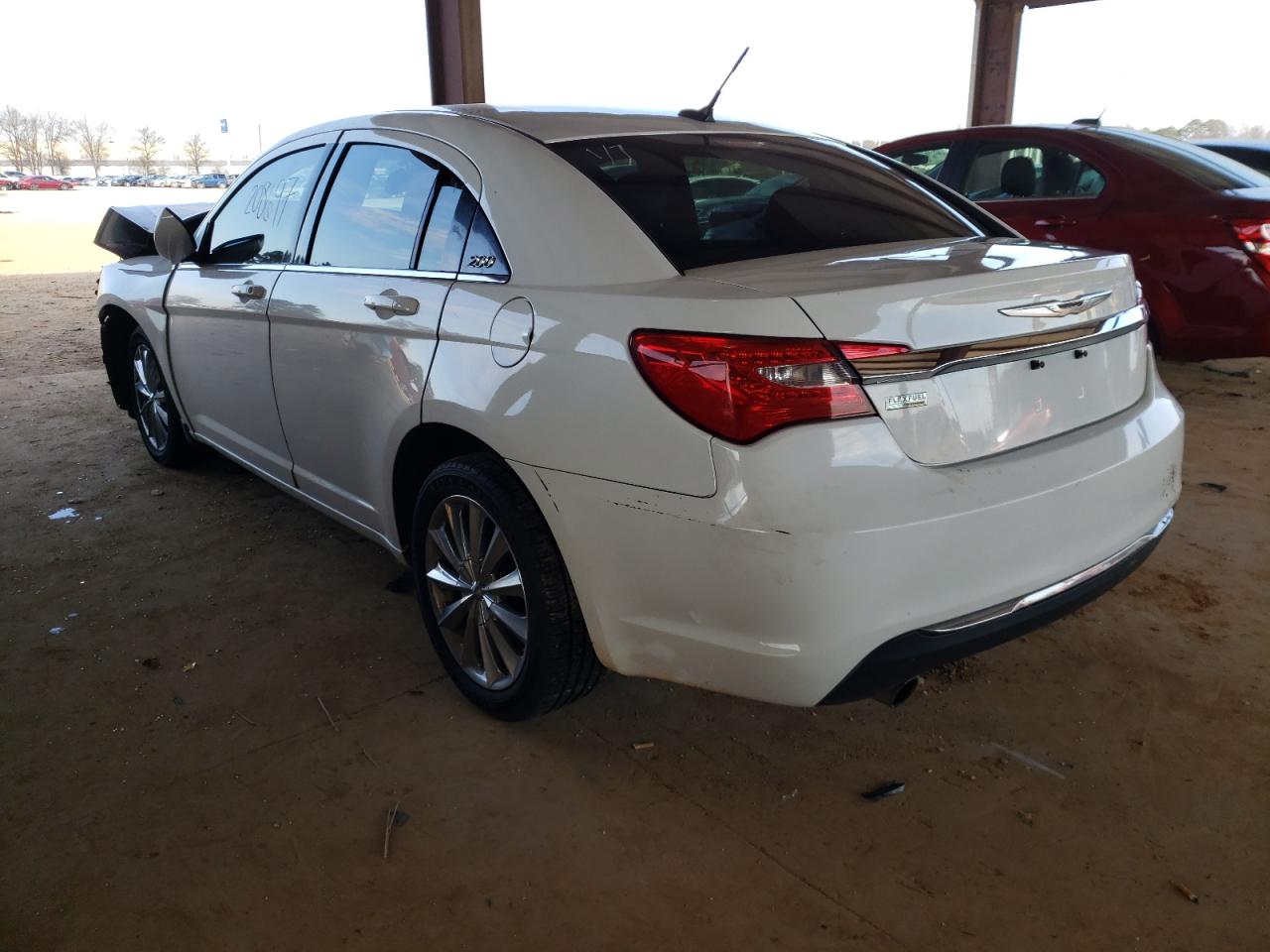 Foto 3 de la subasta – 2013 CHRYSLER 200 LX con VIN 1C3CCBAG9DN590028