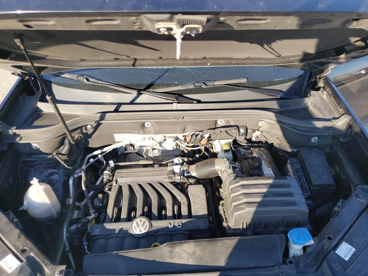 Photo 7 from auction – 2018 VOLKSWAGEN ATLAS with VIN 1V2HR2CA1JC501048