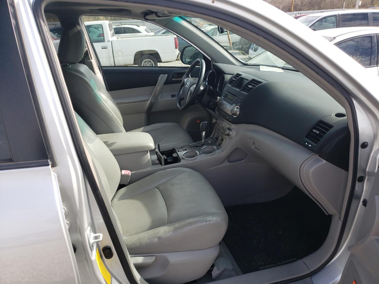 Photo 5 from auction – 2008 TOYOTA HIGHLANDER with VIN JTEES43A082074199