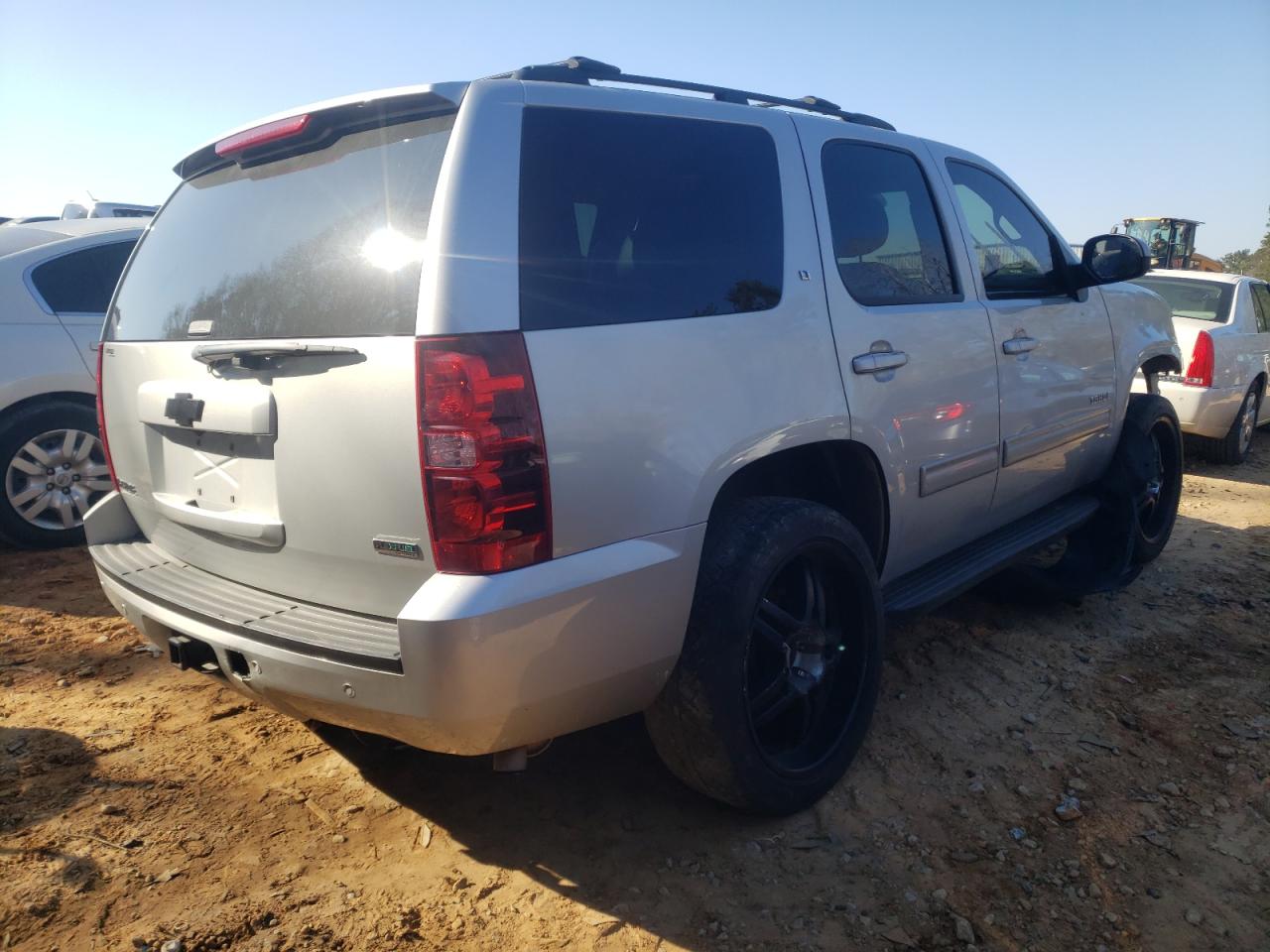 Photo 4 from auction – 2011 CHEVROLET TAHOE C150 with VIN 1GNSCBE05BR325446